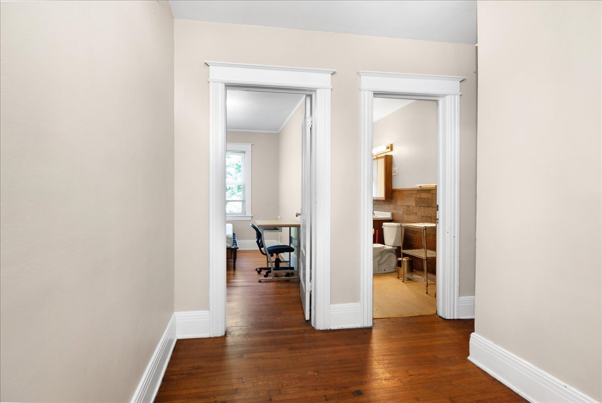 08 Hallway